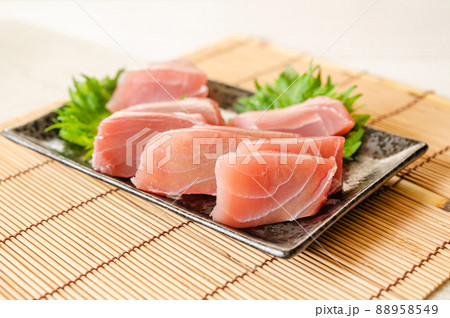 ビンチョウマグロの刺身 88958549