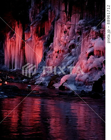 三十槌の氷柱のライトアップ 三十槌の氷柱のライトアップ 88961712