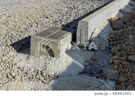 Laying for sewerage wells on new road of underground storm sewer water 88962401