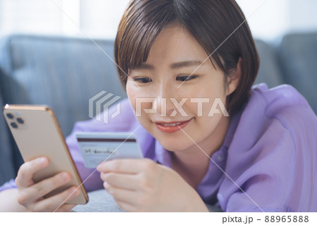 女性 ネットショッピング スマホ 女性 ネットショッピング スマホ 88965888