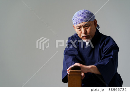 シニア男性 職人 シニア男性 職人 88966722