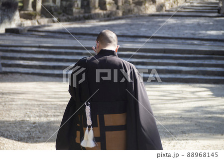 お坊さんの写真素材 [88968145] - PIXTA