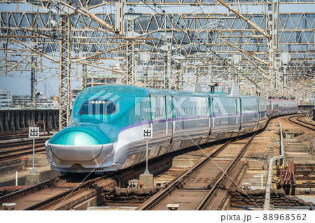 大宮駅に入る東北新幹線　秋田新幹線 88968562