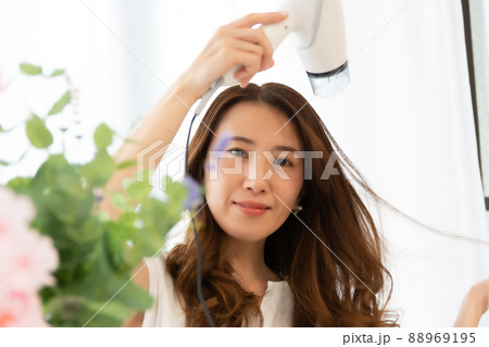 女性　ビューティー 88969195