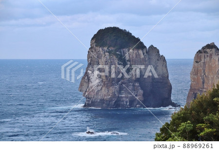 前の平展望台から見るナポレオン岩 88969261