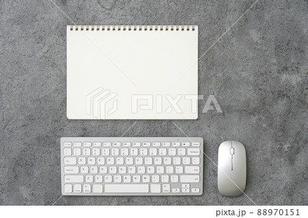 デスク　無人　真俯瞰　コピースペース 88970151