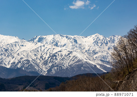 白沢峠から見た北アルプス　長野県 88971071