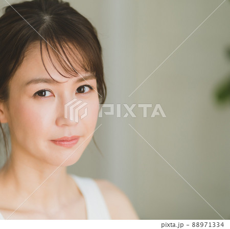 Cosmetically Cosmetically 88971334