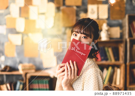 女性ポートレート 88971435