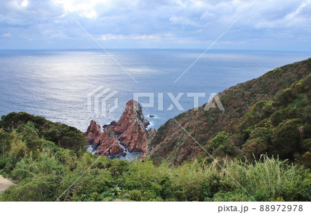 釣掛埼断崖　下甑島 88972978