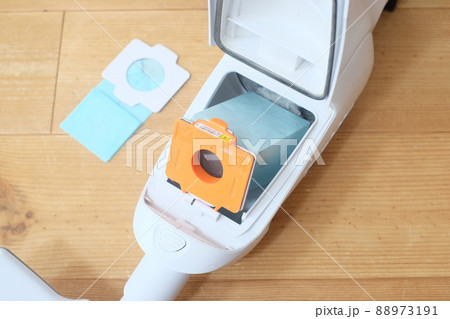 ハンディー掃除機の紙パック交換 88973191