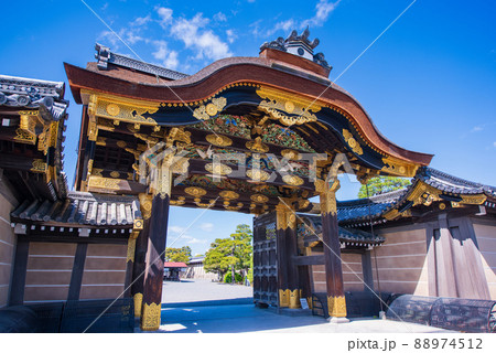 京都　二条城の唐門 88974512