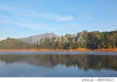 Lake on Sri Lanka 88976021