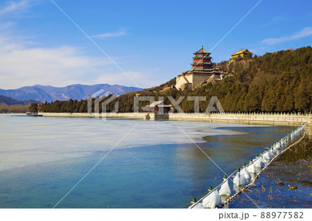 The Tower of Buddhist Incense on the Longevity Hill of The Summer Palace in Beijing, China 88977582