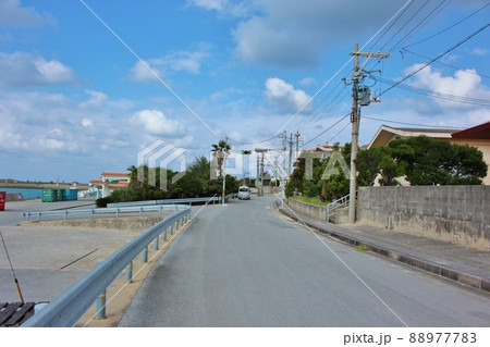 渡名喜島　島唯一の信号 88977783