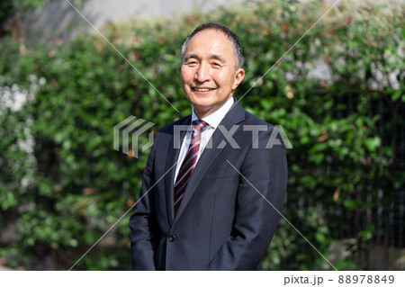 ビジネス　シニア　ポートレート 88978849