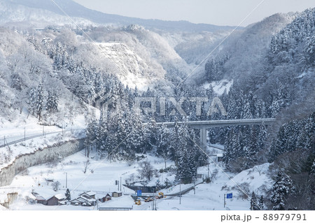 雪道・アイスバーン（蒜山　内海峠付近） 88979791