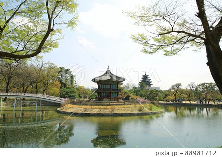 建物 池 香遠亭 88981712
