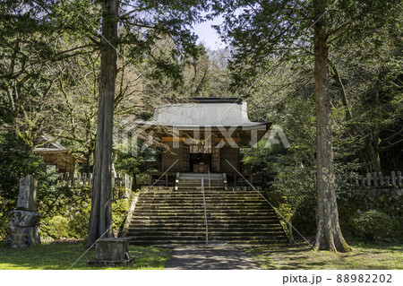 石見銀山大森町並み 井戸神社 拝殿 島根県大田市 石見銀山大森町並み 井戸神社 拝殿 島根県大田市 88982202