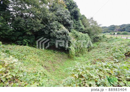 木原城　一郭とニ郭間の堀 88983404