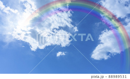 雨上がりの虹がかかった青空と太陽の光_64 雨上がりの虹がかかった青空と太陽の光_64 88989531