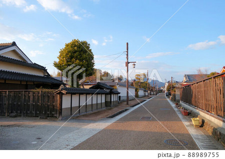 丹波篠山 西日に照らされた武家屋敷群 春 3月 丹波篠山 西日に照らされた武家屋敷群 春 3月 88989755