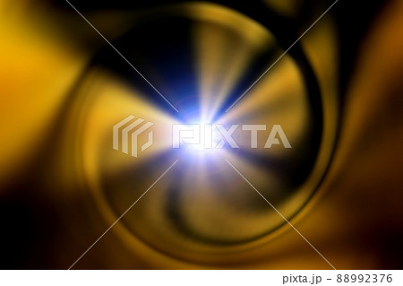 宇宙空間のワープをイメージした背景素材(ワームホール のイメージ) 宇宙空間のワープをイメージした背景素材(ワームホール のイメージ) 88992376