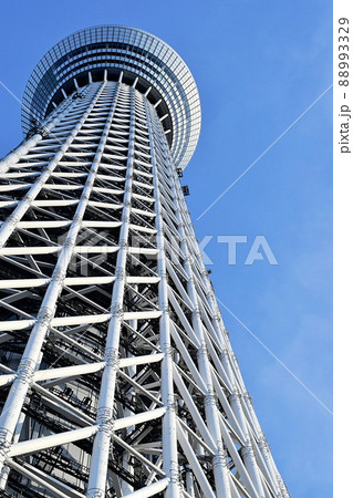 日本の東京スカイツリーと青空が美しい 日本の東京スカイツリーと青空が美しい 88993329