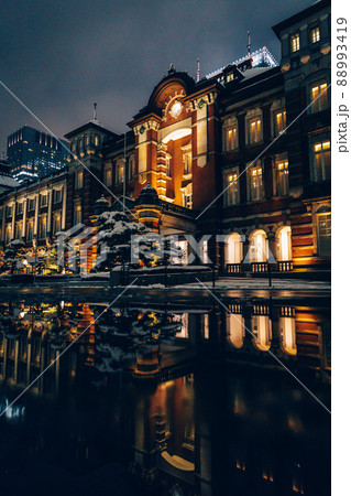 Tokyo Station Covered in Snow Tokyo Station Covered in Snow 88993419