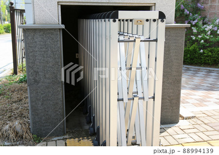 学校の門(伸縮門扉)(韓国) 学校の門(伸縮門扉)(韓国) 88994139