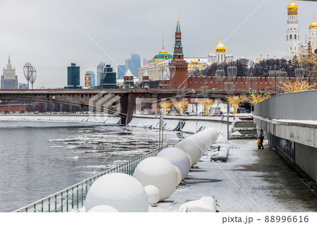View of the Moscow Kremlin and the Bolshoy Kamenny Bridge in Moscow View of the Moscow Kremlin and the Bolshoy Kamenny Bridge in Moscow 88996616
