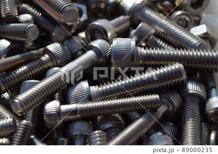 各種のボルトとネジ類 89000235