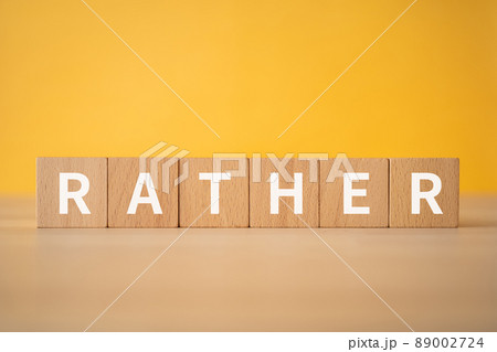 「RATHER」と書かれた積み木 89002724