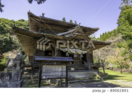 石見銀山大森町並み 城上神社 拝殿 島根県大田市 石見銀山大森町並み 城上神社 拝殿 島根県大田市 89002891