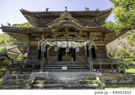 石見銀山大森町並み 城上神社 拝殿 島根県大田市 石見銀山大森町並み 城上神社 拝殿 島根県大田市 89002892