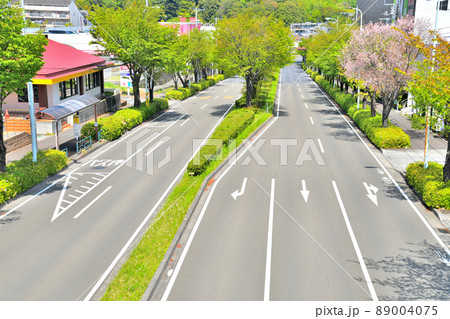 夕焼け歩道橋からの眺め(東京都八王子市)【2022.4】 夕焼け歩道橋からの眺め(東京都八王子市)【2022.4】 89004075