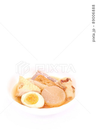 おでん　独り用　一人前　明るい背景 89006888