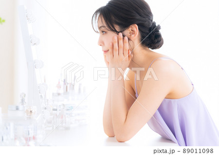 女性 ビューティー 美容 メイク スキンケア 女性 ビューティー 美容 メイク スキンケア 89011098