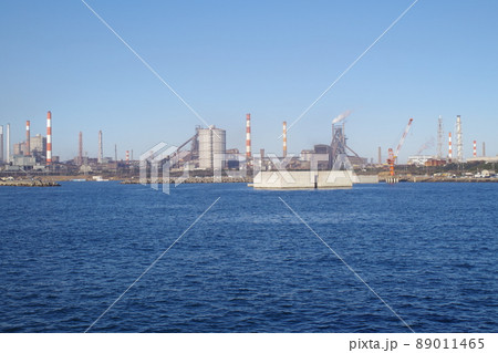 鹿島港の製鉄所の景色 89011465