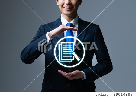 若いビジネスマン（パーツ）　契約　サイン 89014385