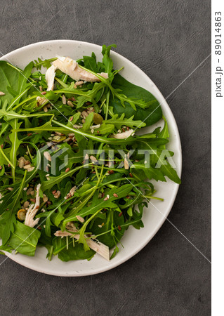 Salad with arugula and chicken breast 89014863