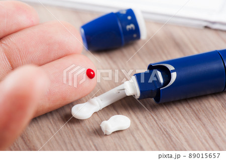 blood lancet device 89015657