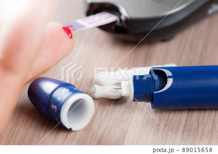 blood lancet device blood lancet device 89015658