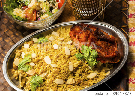 タンドリーチキンとビリヤーニ タンドリーチキンとビリヤーニ 89017878