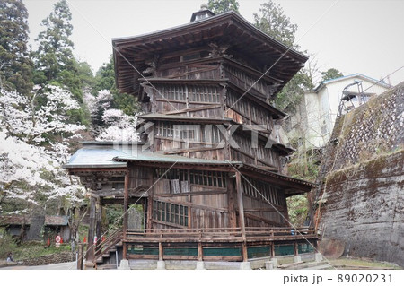 桜とさざえ堂　飯盛山　会津若松市　福島県 89020231