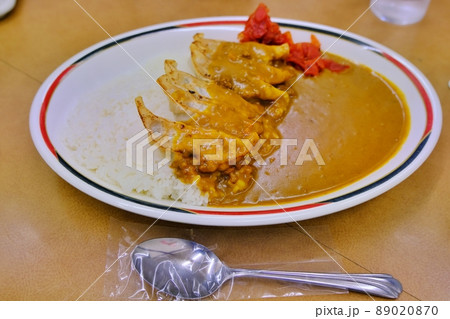 「みよしの」ぎょうざカレー 「みよしの」ぎょうざカレー 89020870