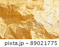 シワのあるゴールドラメのテクスチャ 89021775
