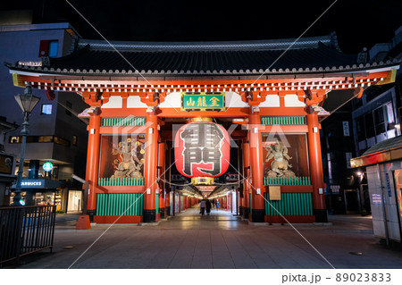 東京都 浅草寺 夜の雷門 東京都 浅草寺 夜の雷門 89023833
