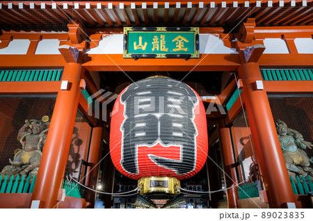 東京都 浅草寺 夜の雷門 89023835