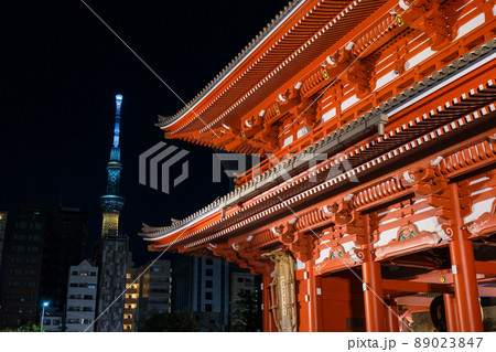 東京都 夜の浅草寺 宝蔵門 89023847